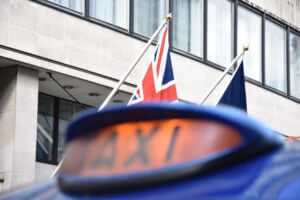 Linksverkehr und verrückte Kreisverkehre in Großbritannien